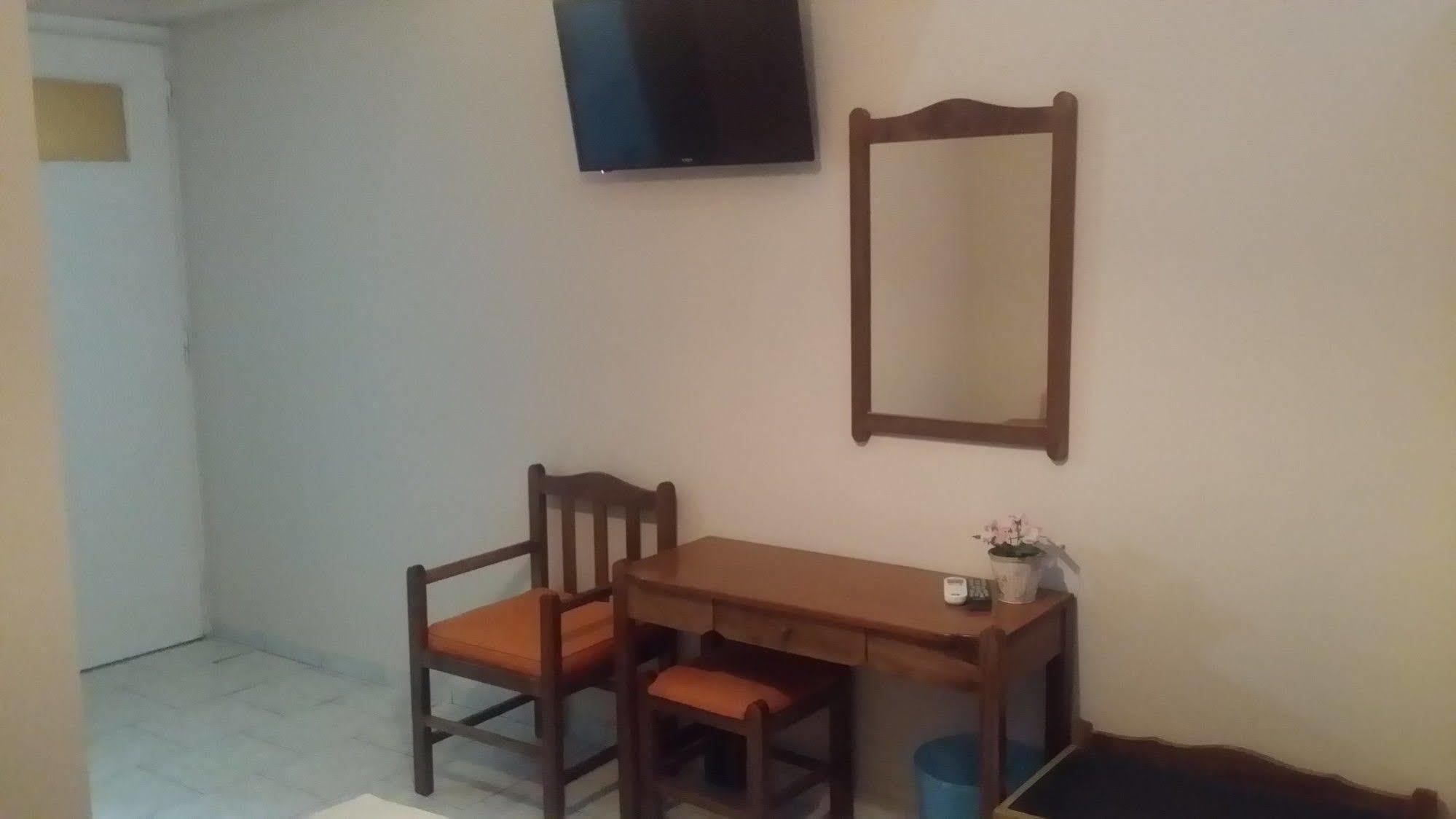 Achillion Hotel Piraeus Bagian luar foto