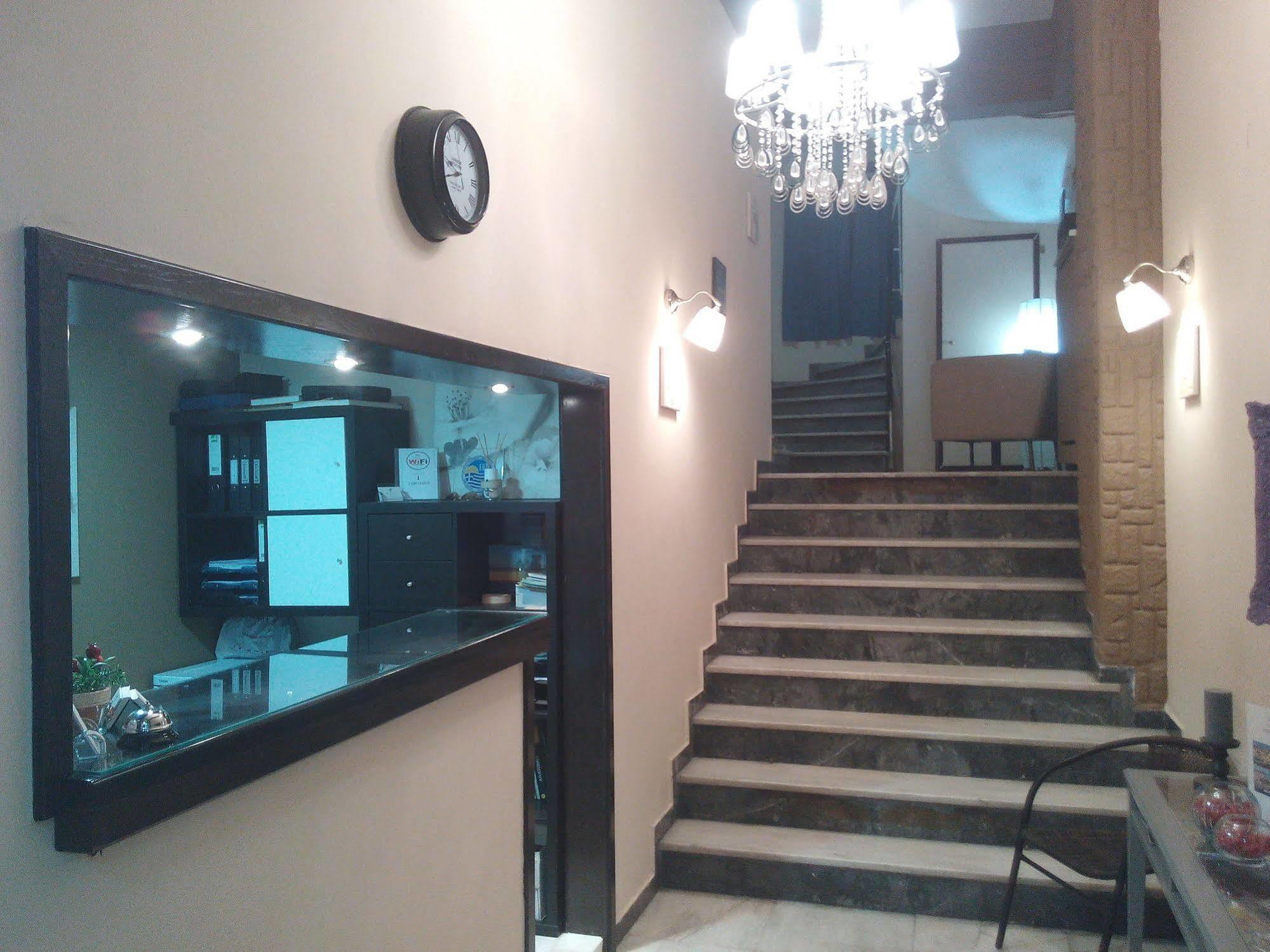 Achillion Hotel Piraeus Bagian luar foto