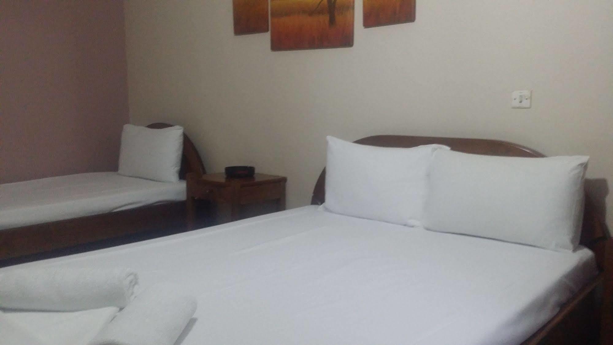 Achillion Hotel Piraeus Bagian luar foto
